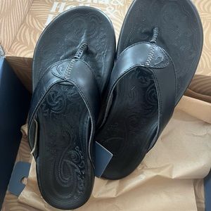Olukai men’s sandals